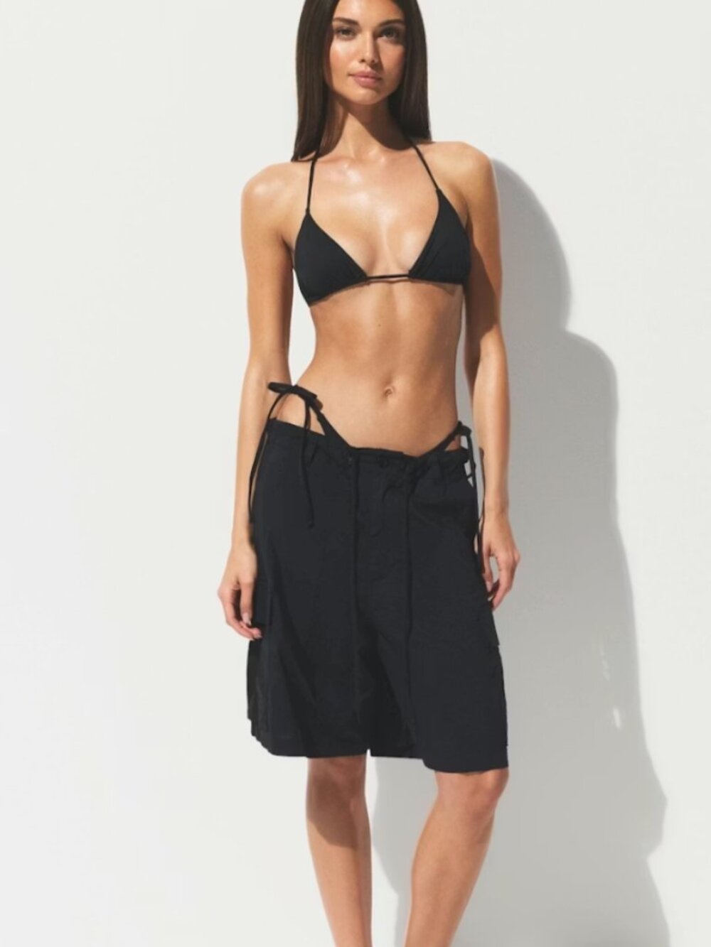 SKIMS Signature Swim Triangle Bikini Top - Picture 3 of 4